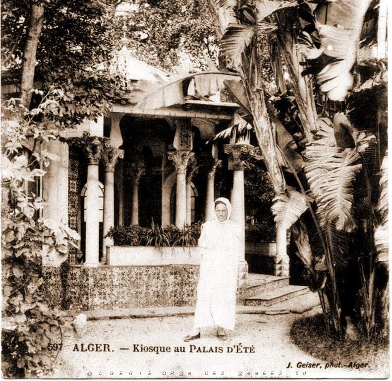 Alger- Kiosque Palais d'ete.jpg